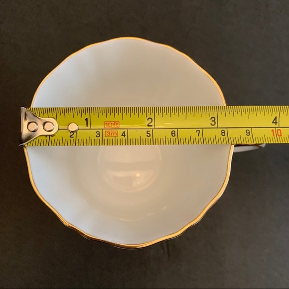 Royal Windsor Fine Bone China cup and saucer - Picture 11 of 16